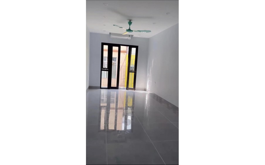 Cho thuê mặt ngõ Lê Thanh Nghi, HBT. DT 50m - 5tầng - Giá 35 tr -  Kinh doanh bất chấp